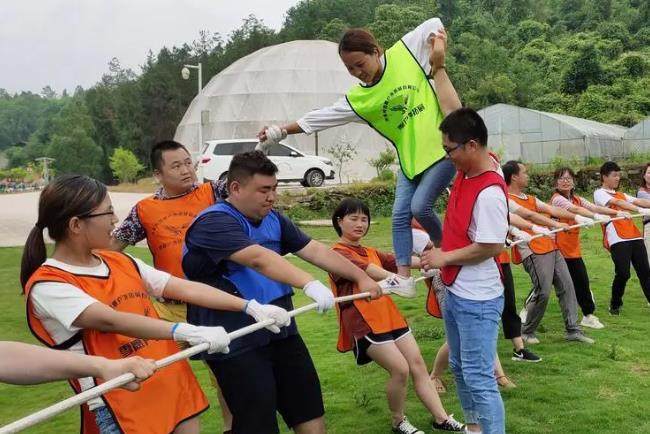 鲁甸五星级型户外拓展游戏